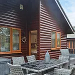 Folly Lodge