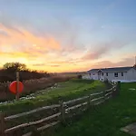 A Peaceful Retreat Near Hastings, Perfect For Families, Solo Travellers, And Remote Work