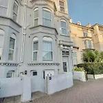 Southsea Getaway Apartment With Pool Table And Hot Tub