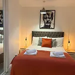 Jude'S Place 01