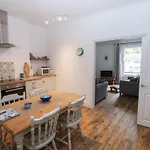 The English School, Flat 2