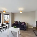 1 Bed 1 Mile From City Centre