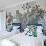 Seaview Symphony Opulent 4Br Haven For Big Groups