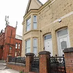 Room 5 At Jubilee House - Free Parking, Self Check-In, Fast Wifi And Smart Tv By Yoko Property
