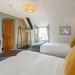 The Buddle Inn