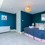 Anchorage Apartment 5 - Two Bed Apartment Close To The Centre And The Beach, Located In Llandudno, North Wales