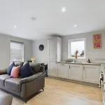 2 Bedroom Cozy Unit In Belfast