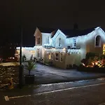 Appletorre House Holiday Flats - Pet Friendly And Private Parking