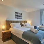 Apartment Sea Views 5 Mins Walk To Fistral