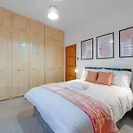 Stylish Stay! Near Anfield Stadium & City