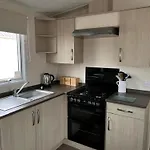 Great 6 Berth Caravan In Essex At St Osyth Beach Holiday Park Ref 28018Mv