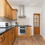 Bright~ Town Center~ 2 Bed~Penzance