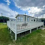 Brilliant Caravan For Hire Nearby Scratby Beach In Norfolk Ref 50034M
