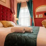 Hotel Rouge
