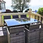 3Br Shorefield Cottage With Parking, Terrace, Sea View! Nr The Beach & Cliffs Pavillion By Luxiety Stays Serviced Accommodation