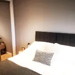 Luxury Apartment Close To Theatre, Barbican & Hoe 2 Kings Or 4 Single Beds Secure Covered Parking