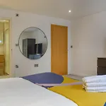 Royal Hideaway - Uk48451