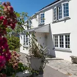 Pump Cottage - Sleeps 8