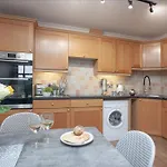 Pochin House Apartment 9