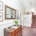 Apartment Eleven - Uk39864