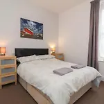 6 Searock Apartments