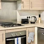 Great Home In Lovely Area With Parking, Sleeps 6