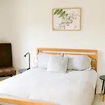 City Centre - Free Parking - 3 Bedroom
