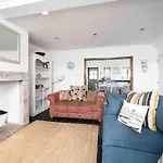Quick'S Cottage