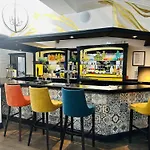 Entire Venue Hire With 8 Bedroom Accommodation - Your Own Pub Experience