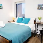 Central 2 Bed 2 Bath Apartment Near Brighton College, Beach, Hospital - Long Stay Offers