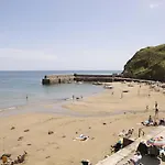Gorgeous Cottage Parking Short Walk To Beach