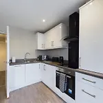 Cozy 1 Bedroom Apartment In Belfast
