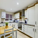 New! Modern 2Br House Just 10 Mins To City Centre