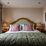 The Wellington Hotel