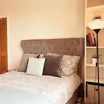 Beachfront Worthing Homestay Room