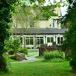 44 Strawberry Hill, Tolroy Manor
