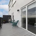 Blue Horizon - Spectacular Coastal Views