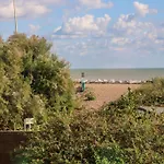 8 Sea Way