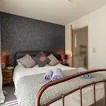 4 Bed In Westward Ho 74997