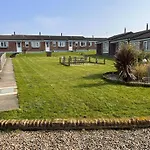 Dog Friendly Beachside Cottage No11 Kessingland With Private Parking