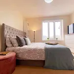 Beautiful Ensuite Beachfront Room Worthing Homestay
