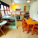 Rebels Retreat - 2-Bed Chalet Nr St Ives & Hayle