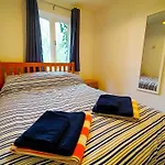Rebels Retreat - 2-Bed Chalet Nr St Ives & Hayle
