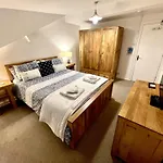 Tidesreach Filey, Sleeps 13, Close To Beach