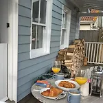 New Cosy Gem, Near Beach, Log-Burner, Dog Friendly
