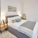 Host & Stay - Sandy Cove