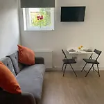 Modern Studio Apartment, Access To Holyrood & City