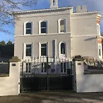 Beach House East Lodge