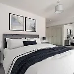 Premium Corporate & Family-Friendly Apartment In Belfast