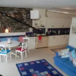 High Tide Beach House On Waters Edge